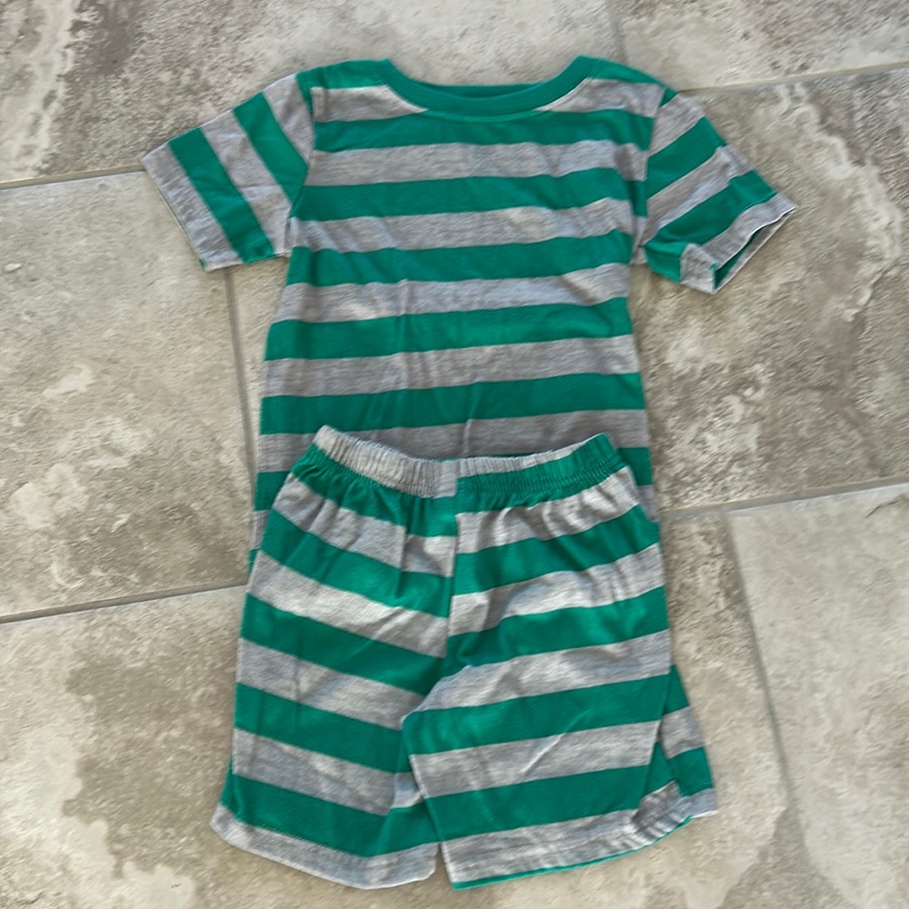 Carter like new pajama set